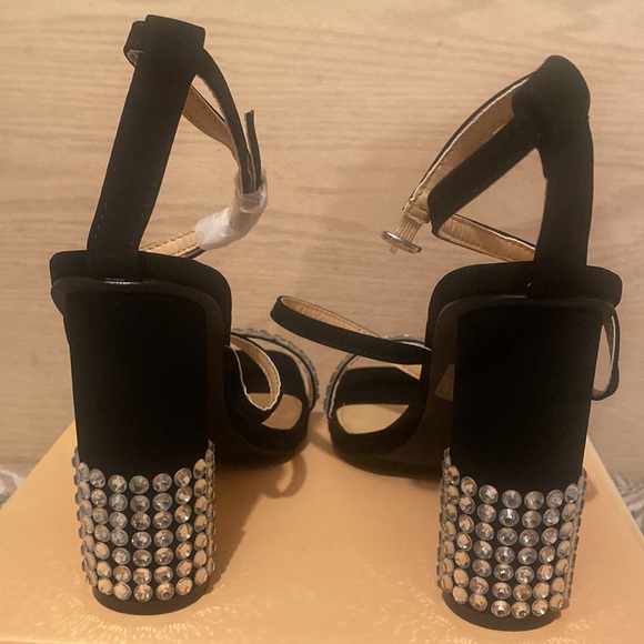 A chunky black bedazzled heel that’ll fit any occasion to have a wonderful time - Picture 5 of 7